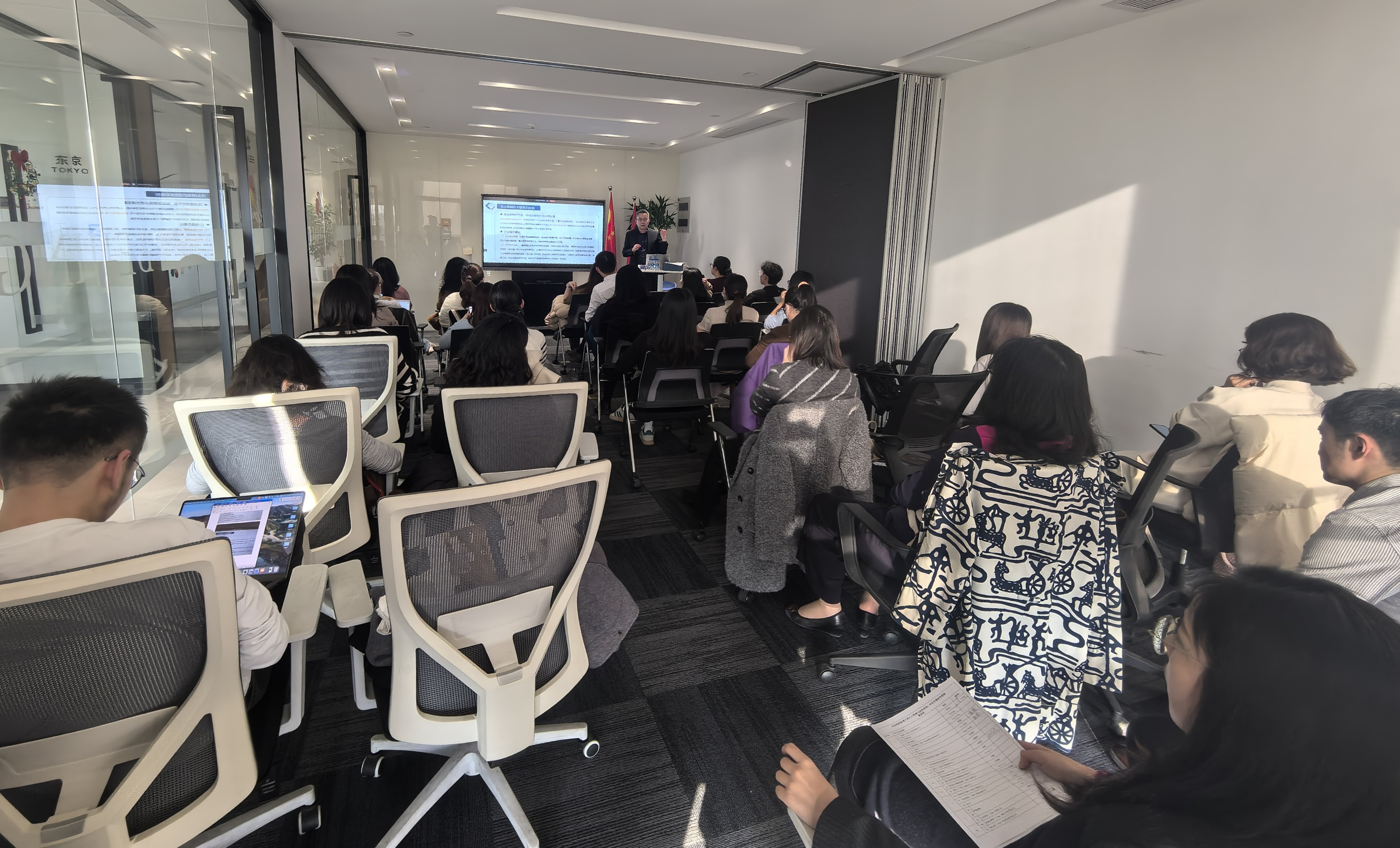 8a51f42ffd27f54ba6bea666fe17437b.jpg 8a51f42ffd27f54ba6bea666fe17437b.jpg